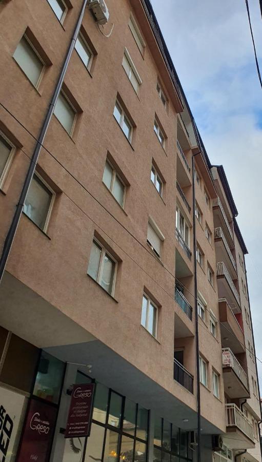 Zogu Apartments - City Center Prishtine Bagian luar foto