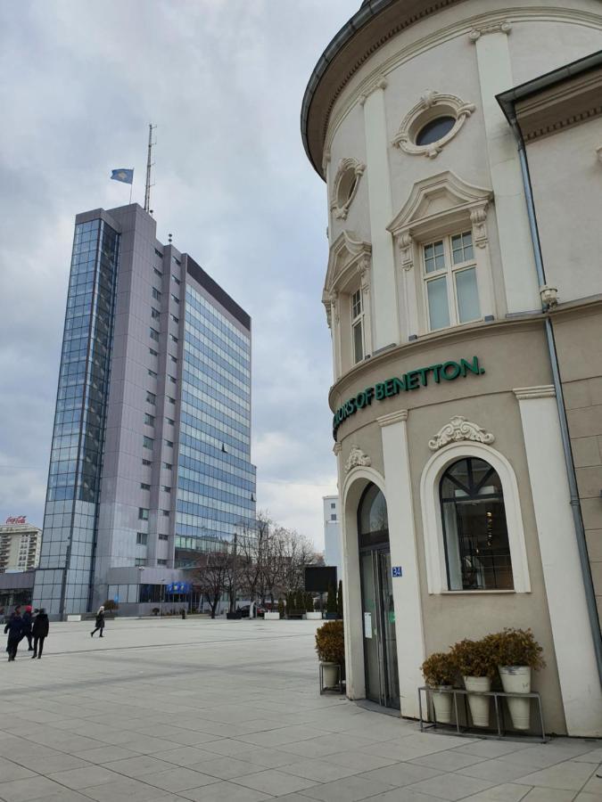 Zogu Apartments - City Center Prishtine Bagian luar foto